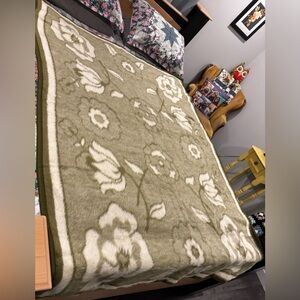 Vintage BORBO dolan Blanket